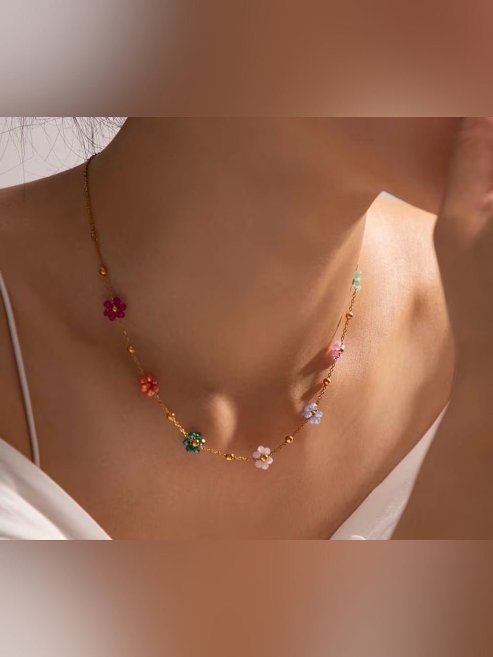 18K Gold Plated Stainless Steel Floral 🌸Necklace | NWT - Picture 3 of 4